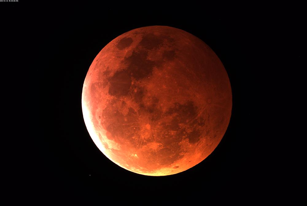 Lunar Eclipse 2019-01-20T22_12_32_00160 00_33_40 IP1.jpg